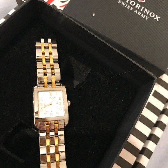 Victorinox Swiss Army Watch - Picture 2 of 4